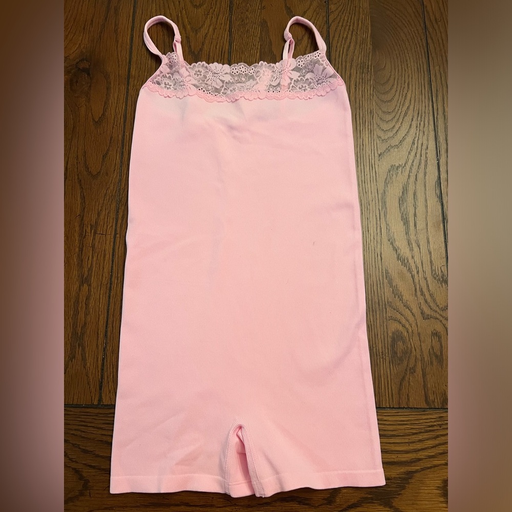 Victorias Secret PINK bodysuit. Size small. NWT.